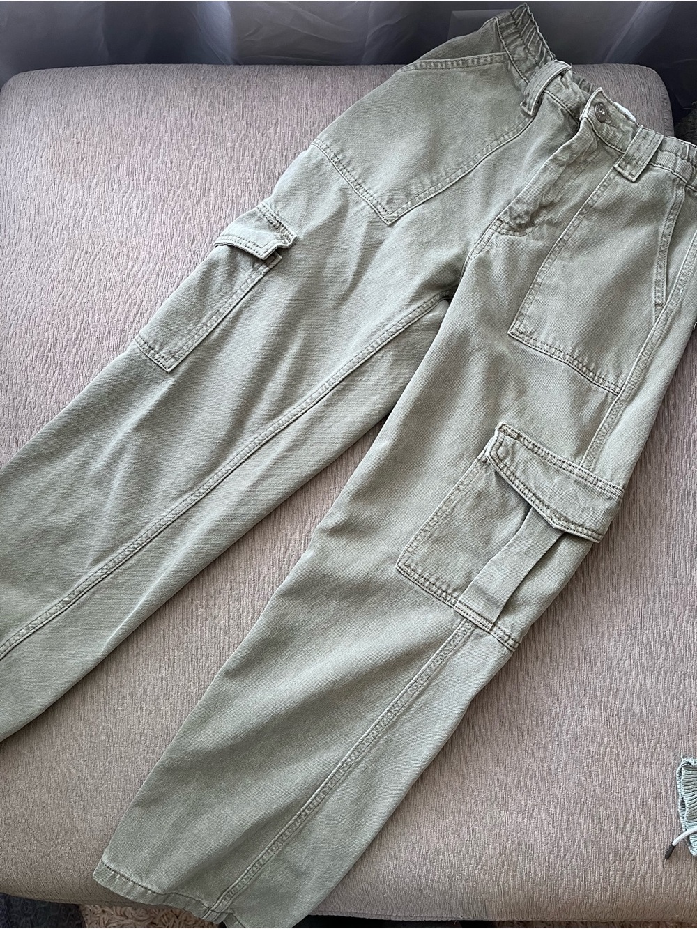 Women’s Urban Outfitters Cargo Pants in Olive Green